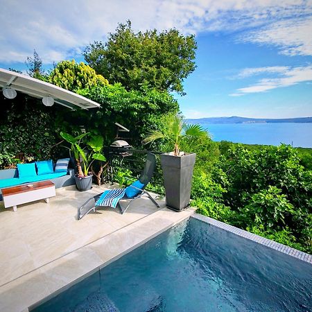 Art Gallery House With A Small Relaxing Pool Криквеница Екстериор снимка