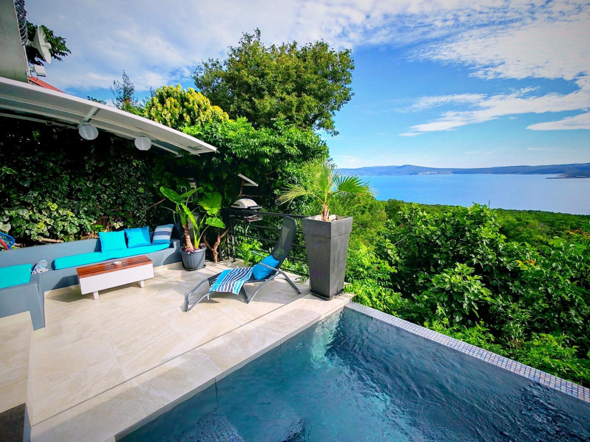 Art Gallery House With A Small Relaxing Pool Криквеница Екстериор снимка