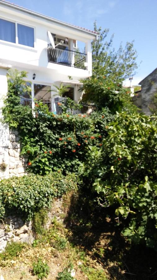 Art Gallery House With A Small Relaxing Pool Криквеница Екстериор снимка