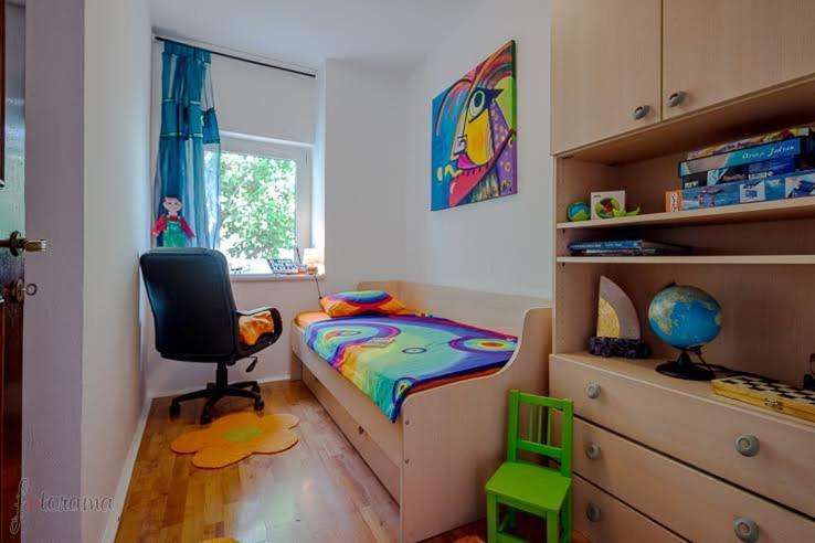 Art Gallery House With A Small Relaxing Pool Криквеница Екстериор снимка